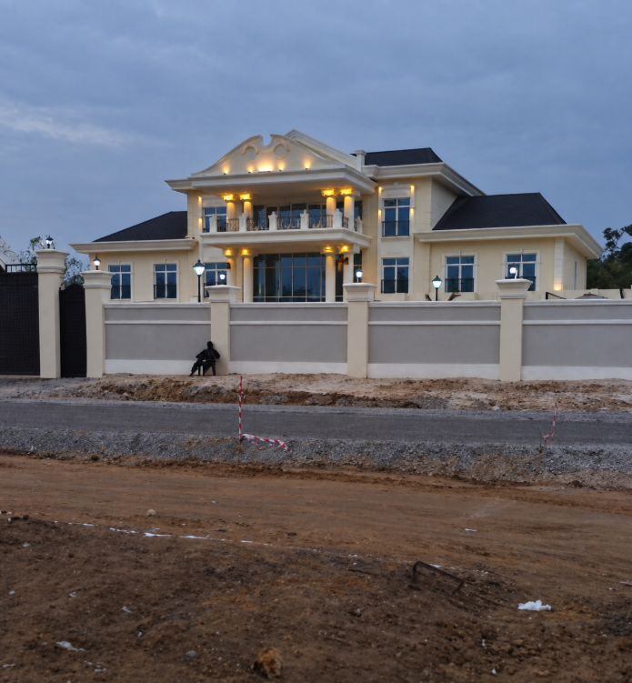 Governor's House / Road Support